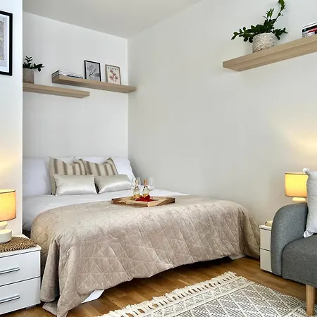 Treetess City Centre Prague Apartments Exterior photo