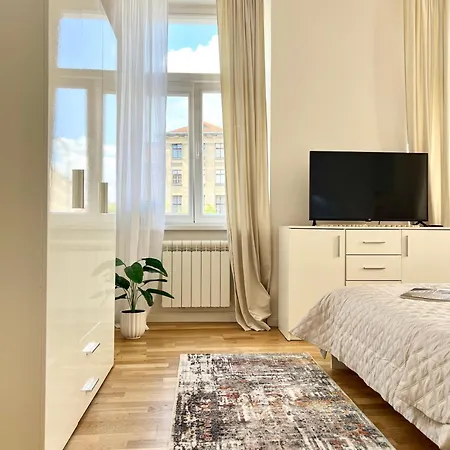 Treetess City Centre Prague Apartments Exterior photo