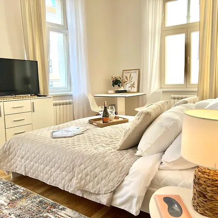 Treetess City Centre Prague Apartments Room photo