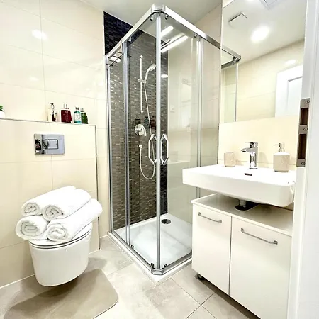 Treetess City Centre Prague Apartments Room photo