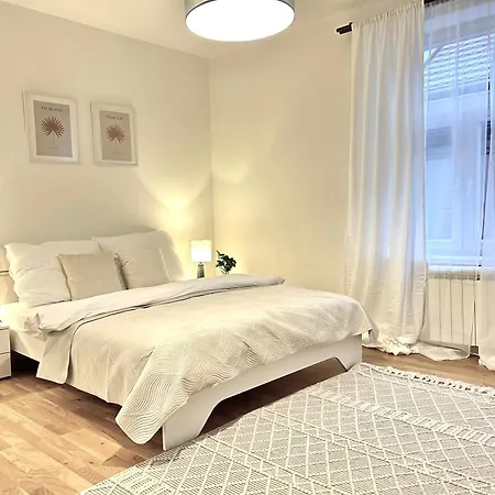 Treetess City Centre Prague Apartments Room photo